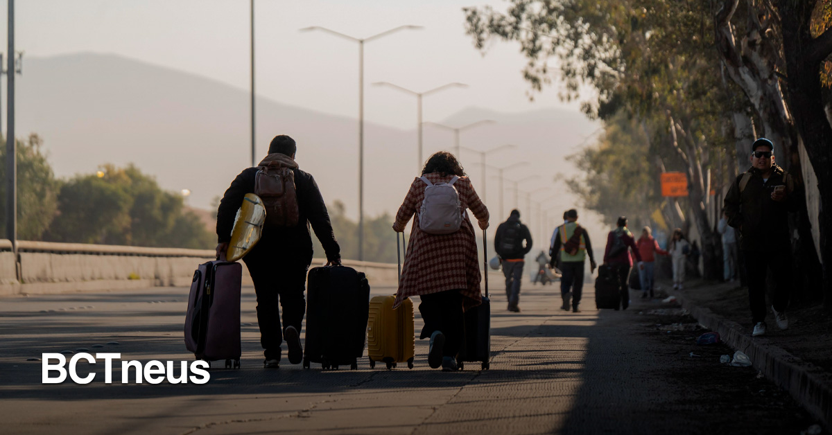 BCTneus - Articulo - Cientos de pasajeros del aeropuerto de Tijuana varados por protestas
