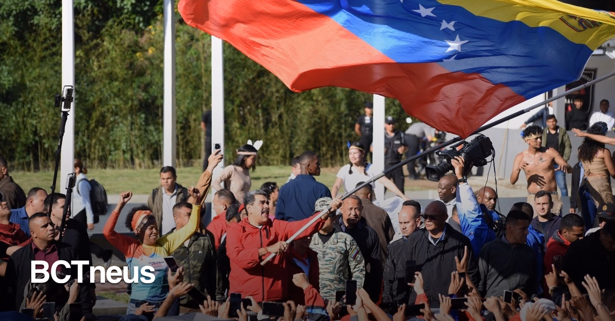Articulo - Maduro moviliza ejército y milicias frente a posible “invasión” estadounidense