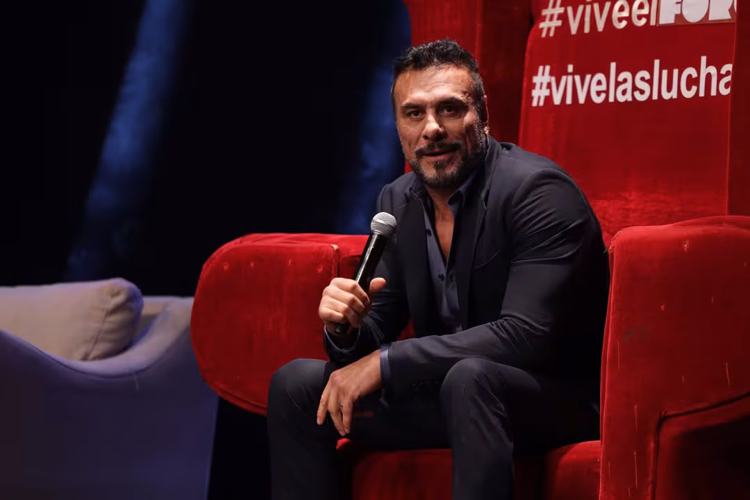 Articulo - Detienen a emblemático luchador mexicano Alberto del Río por violencia familiar