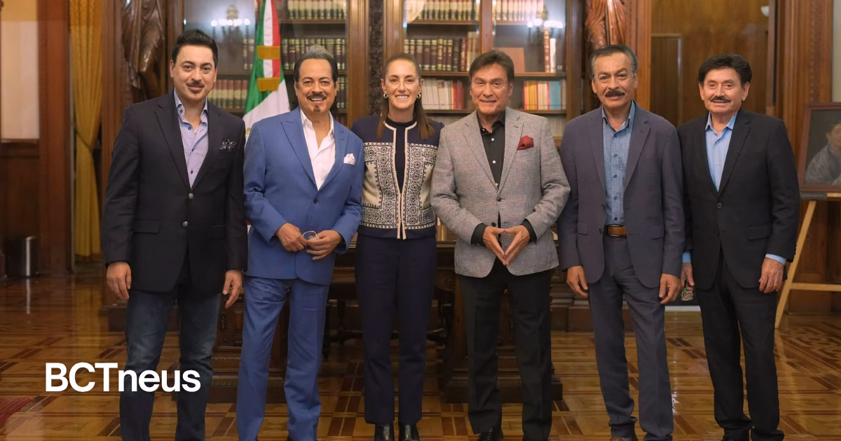 Articulo - Sheinbaum recibe a Los Tigres del Norte antes de la noche mexicana en Palacio Nacional