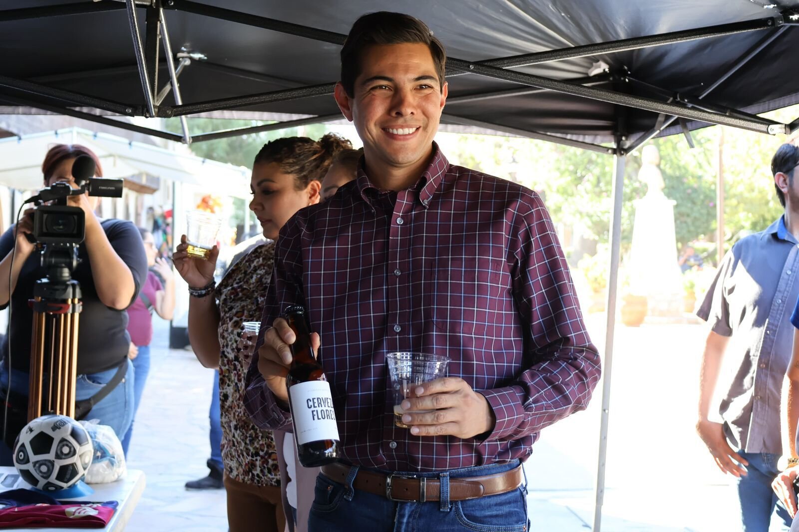 0c0318e9-39f9-46fb-8ccc-24640d912942