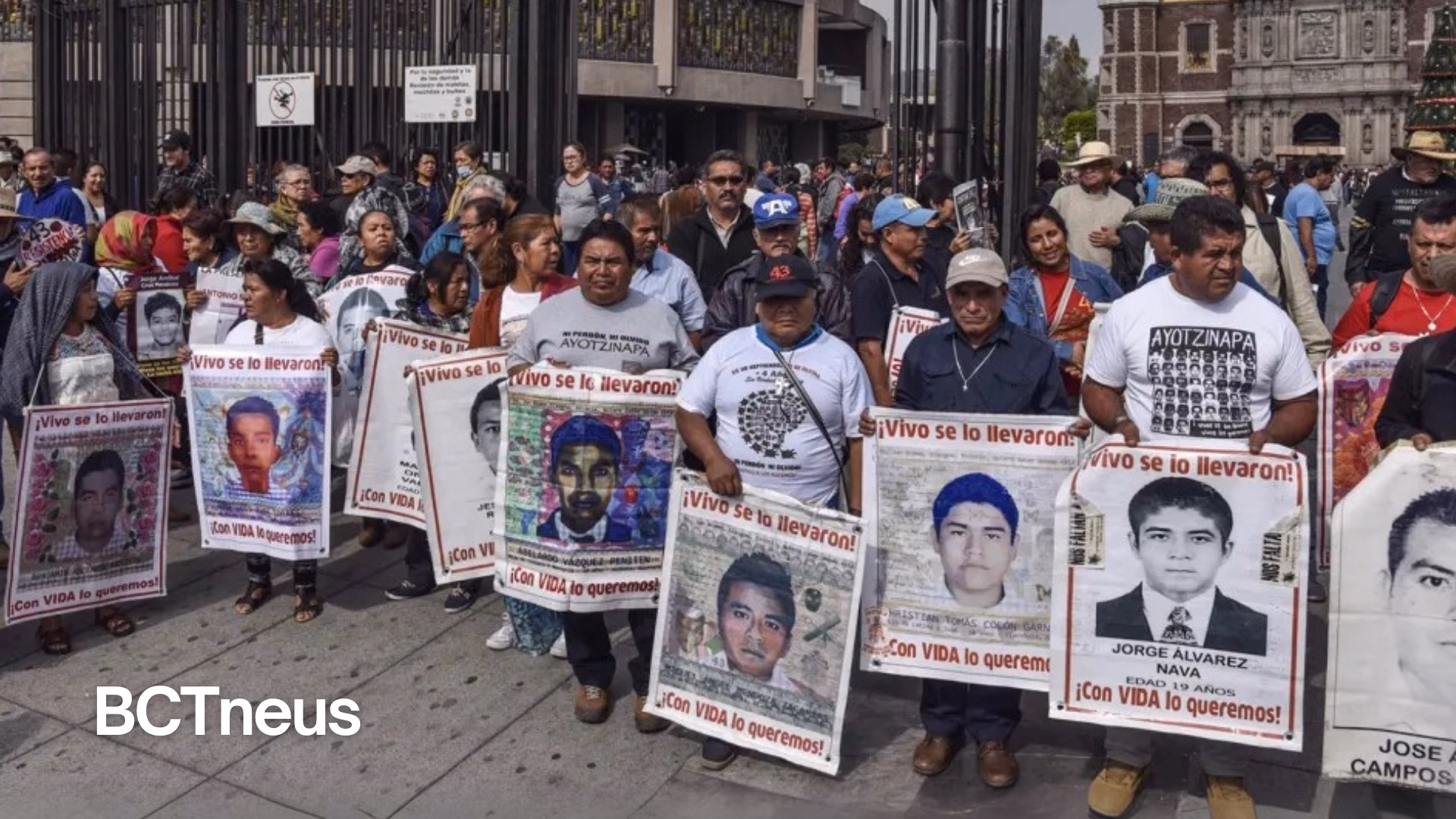 Articulo - Padres de Ayotzinapa expresan frustración por falta de avances a 11 años