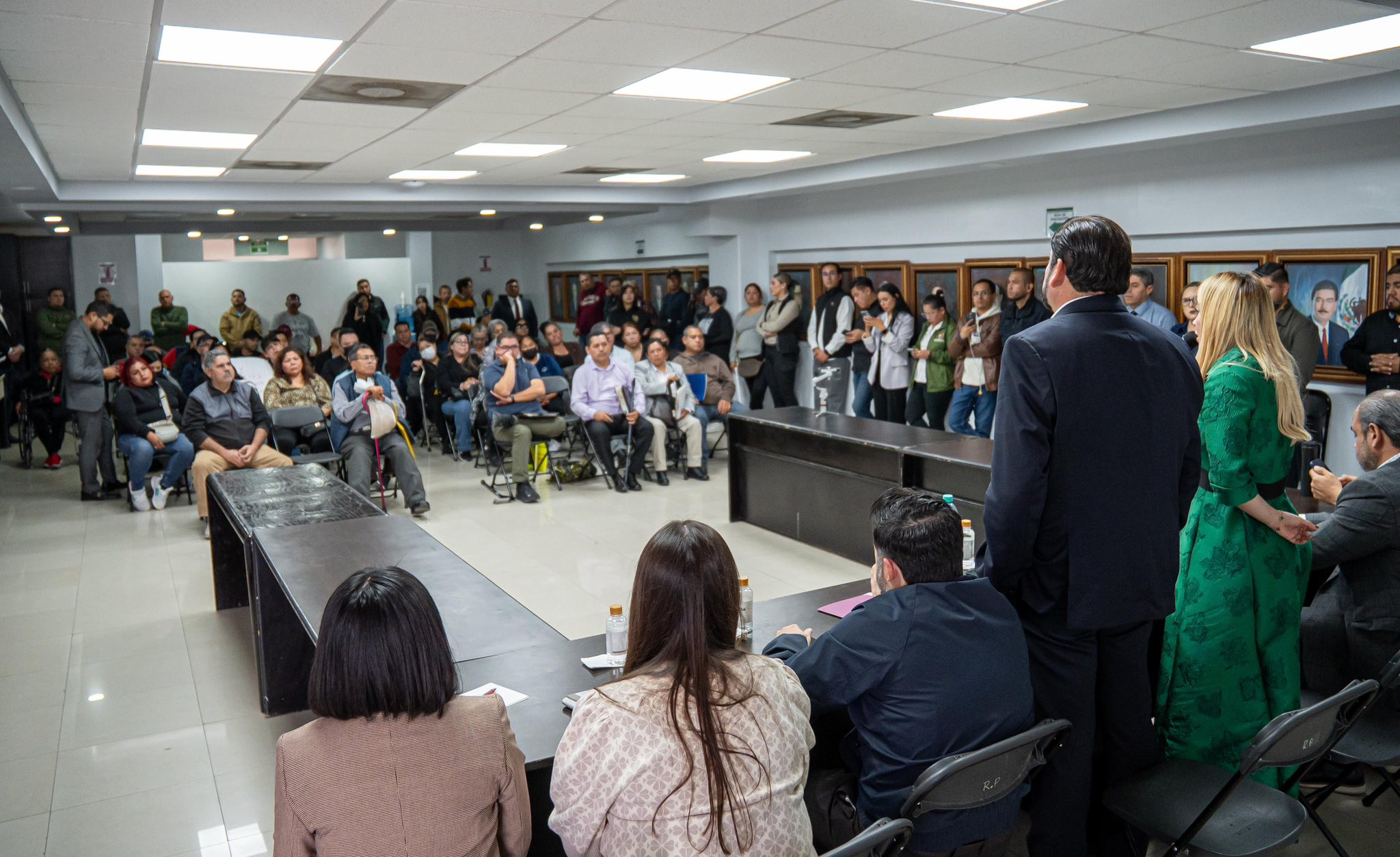 PONE ISMAEL BURGUEÑO EL OJO EN TEMAS SENSIBLES: LAS VIUDAS DE AGENTES CAÍDOS