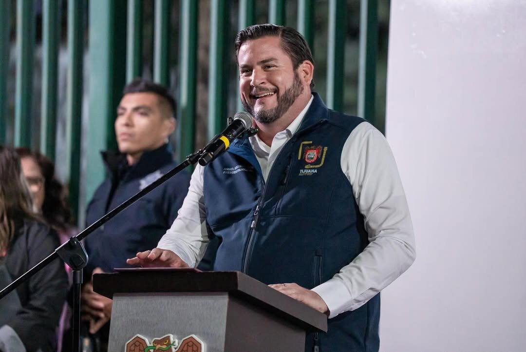 ILUMINAR EL ESPACIO PÚBLICO PARA GOBERNAR: LOS SENDEROS SEGUROS DE ISMAEL BURGUEÑO