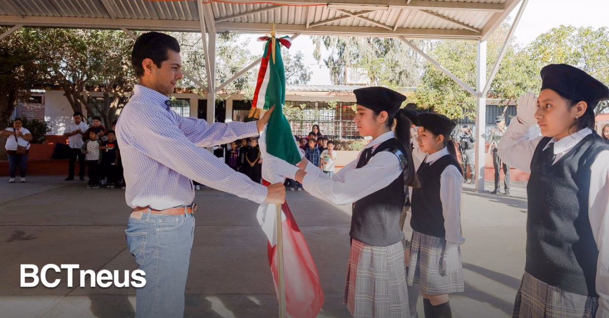 Articulo - Lunes Cívico en Tecate: Román Cota reafirma su compromiso con la educación en Primaria Miguel Alemán