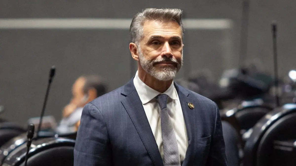 SERGIO MAYER: EXPULSADO, SANCIONADO Y REPROBADO