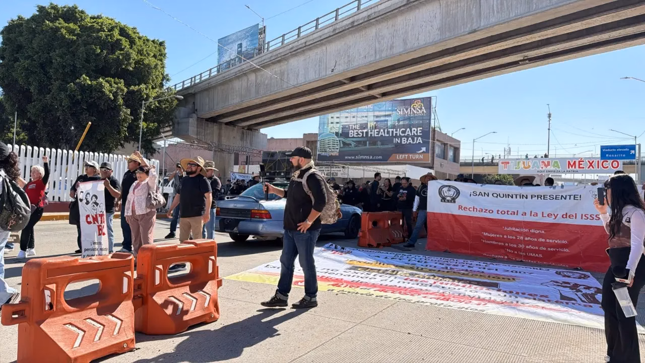 Articulo - ¡Ya inició el bloqueo en la garita de San Ysidro!
