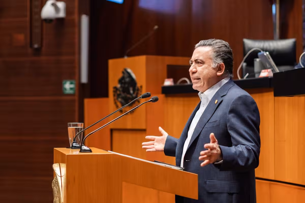 Articulo - Enrique Inzunza pide licencia; suplente acudirá hoy al Senado