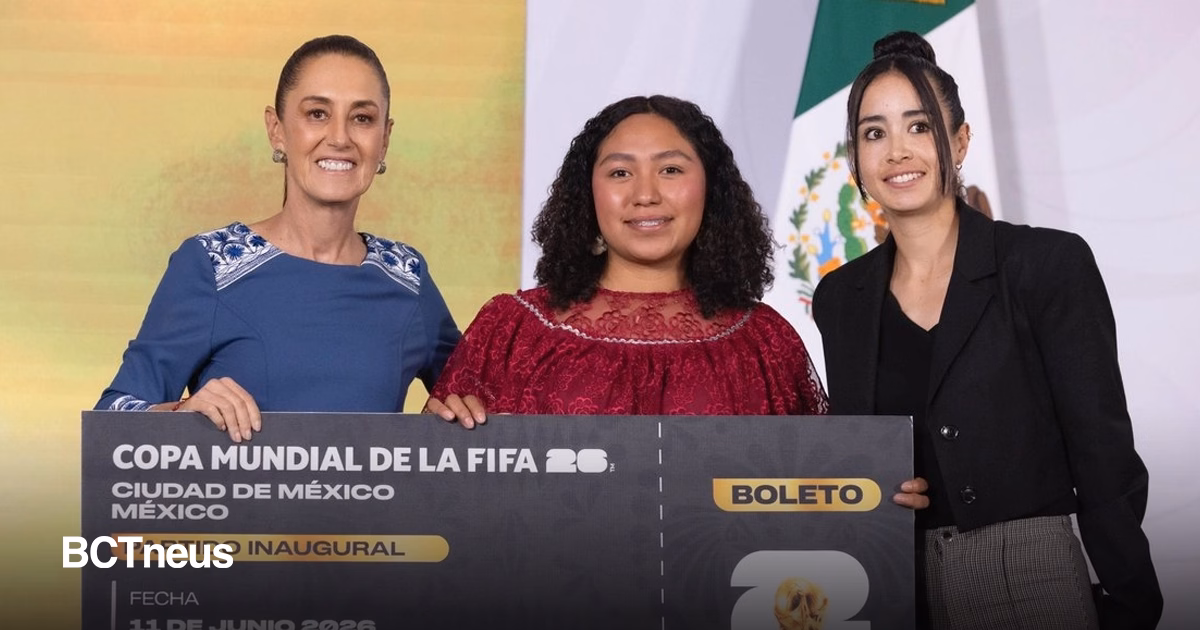 Articulo - “Van a representar a México”: Sheinbaum premia a jóven futbolista con boleto para el Mundial