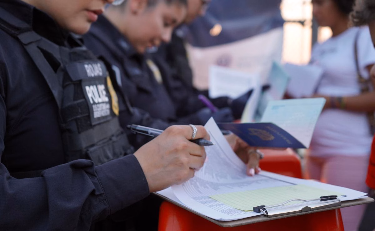 Articulo - Nueva regla de Trump sobre las ‘green cards’ golpea a la migración legal