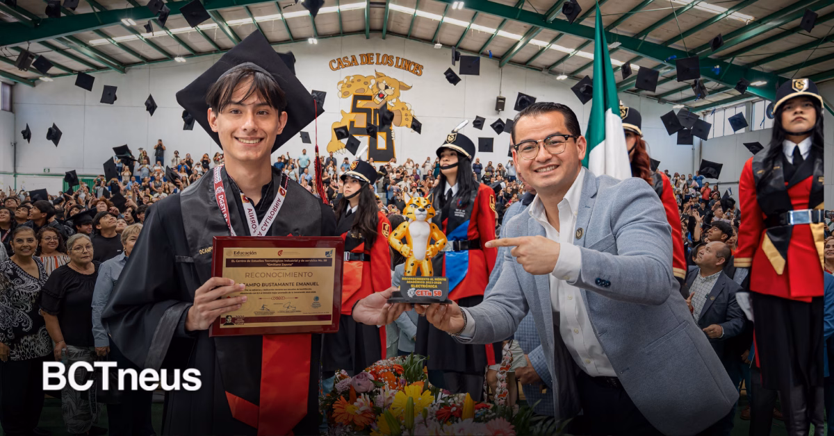 Articulo - Egresados del CETis No. 58 celebran su graduación en ceremonia presidida por alcalde