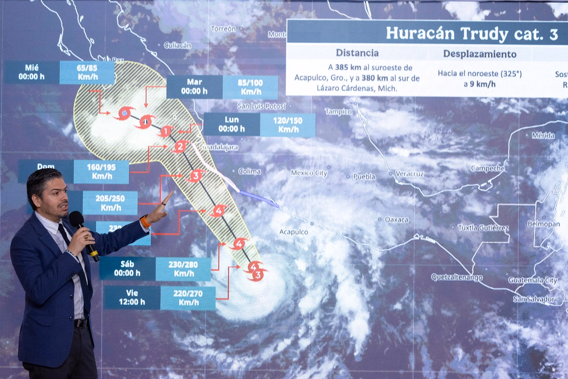 Articulo - Sheinbaum alerta por huracán Trudy y pide extremar precauciones ante lluvias intensas en varios estados